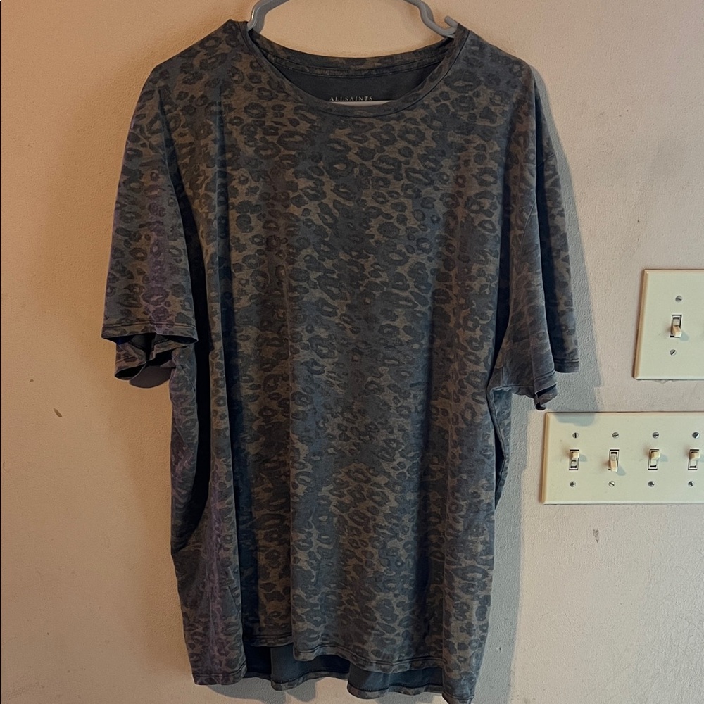 ALL SAINT LEOPARD PRINT TEE SIZE XL